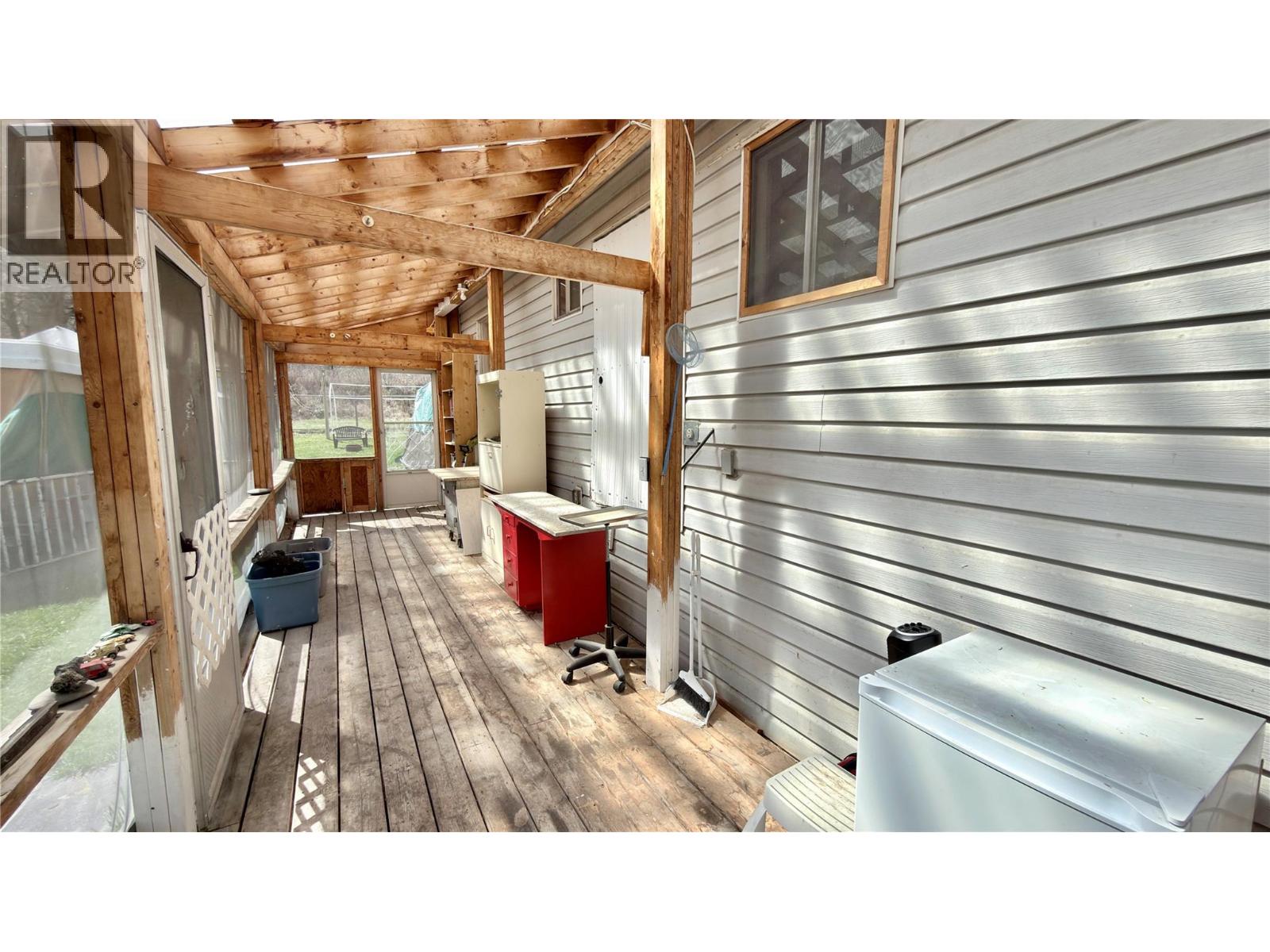 670 Central Avenue, Midway, British Columbia  V0H 1M0 - Photo 15 - 10384050