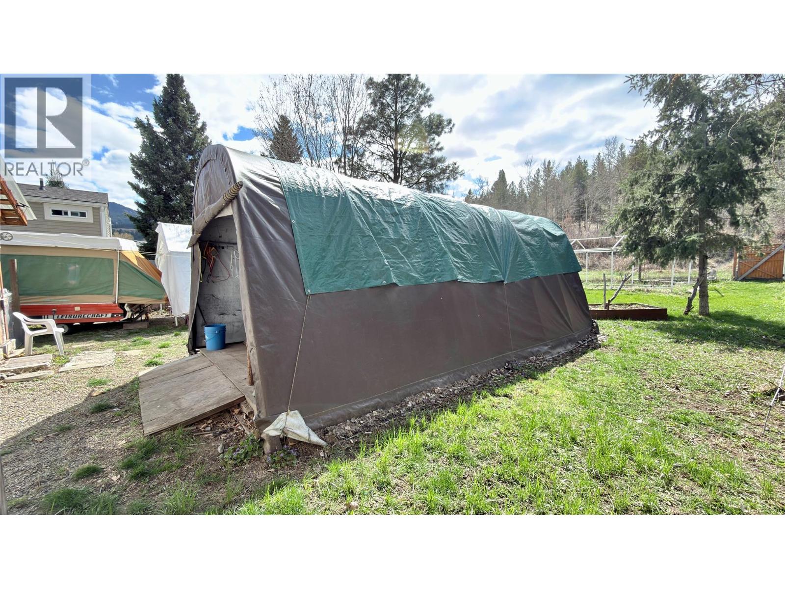 670 Central Avenue, Midway, British Columbia  V0H 1M0 - Photo 9 - 10384050