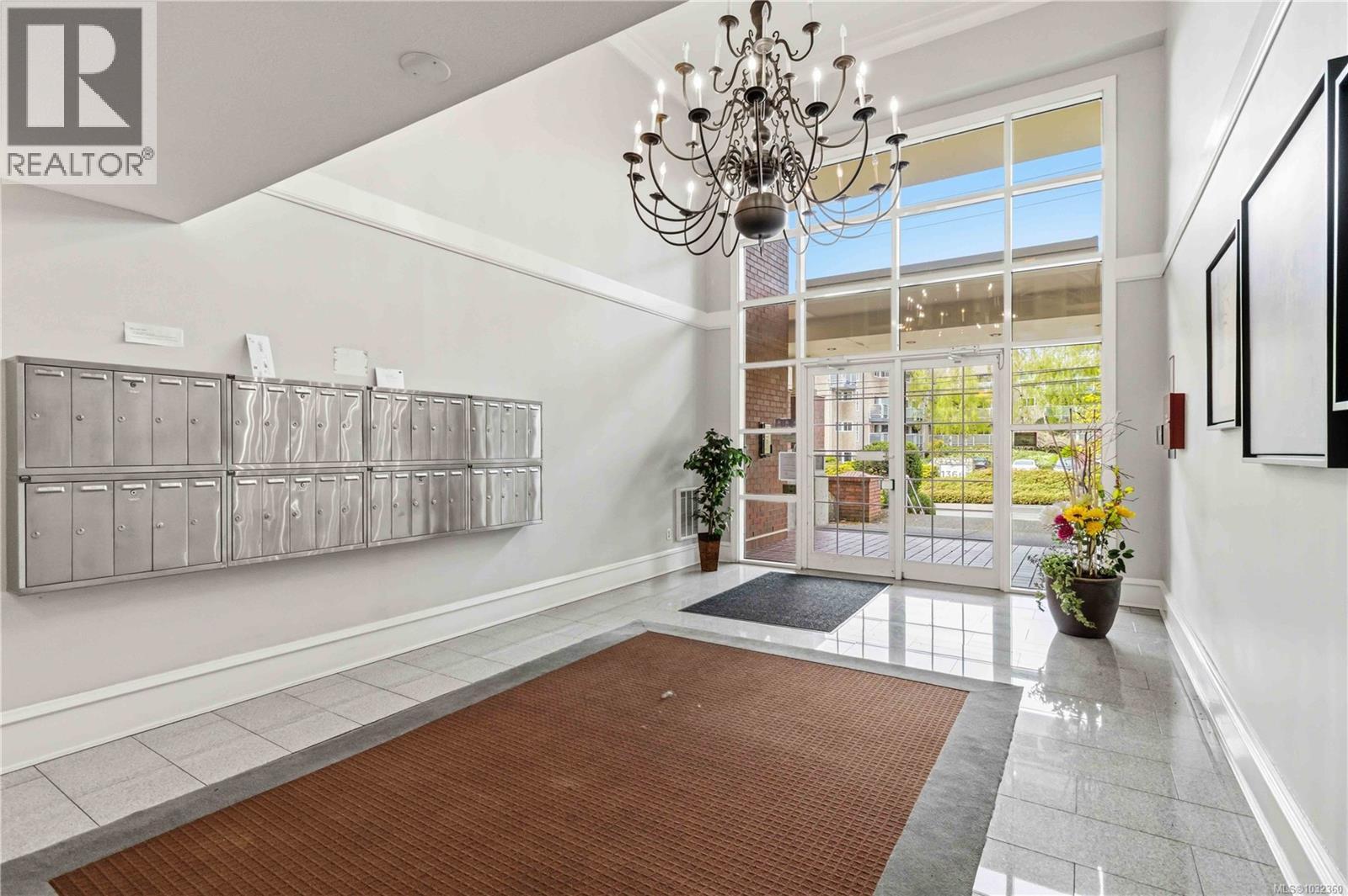 211 1371 Hillside Ave, Victoria, British Columbia  V8T 2B3 - Photo 8 - 1032360