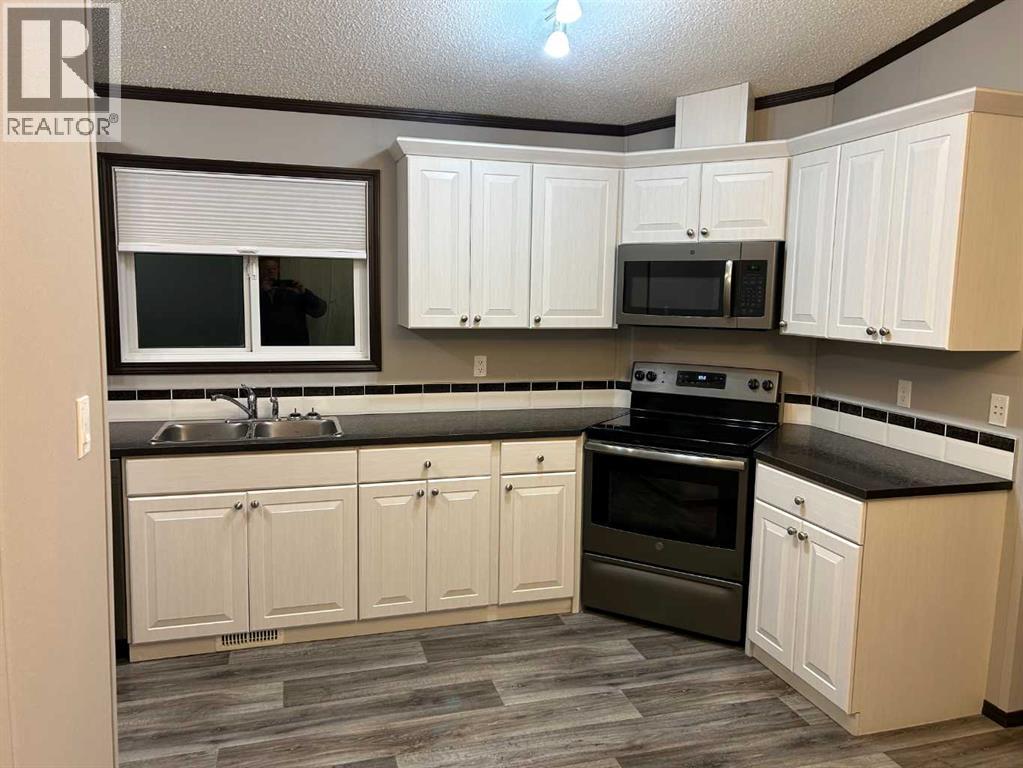 19 4 Street W, Faust, Alberta  T0G 0X0 - Photo 3 - A2275960