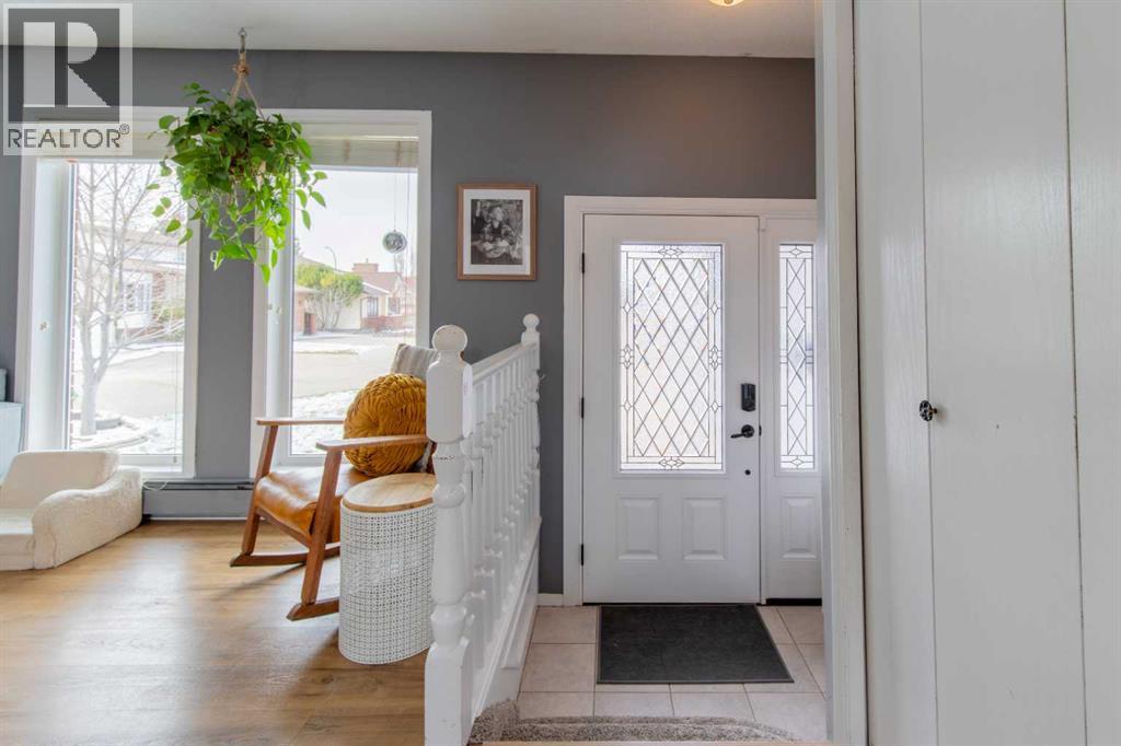 19 Beaverbrook Bay N, Lethbridge, Alberta  T1H 5Z6 - Photo 3 - A2303128