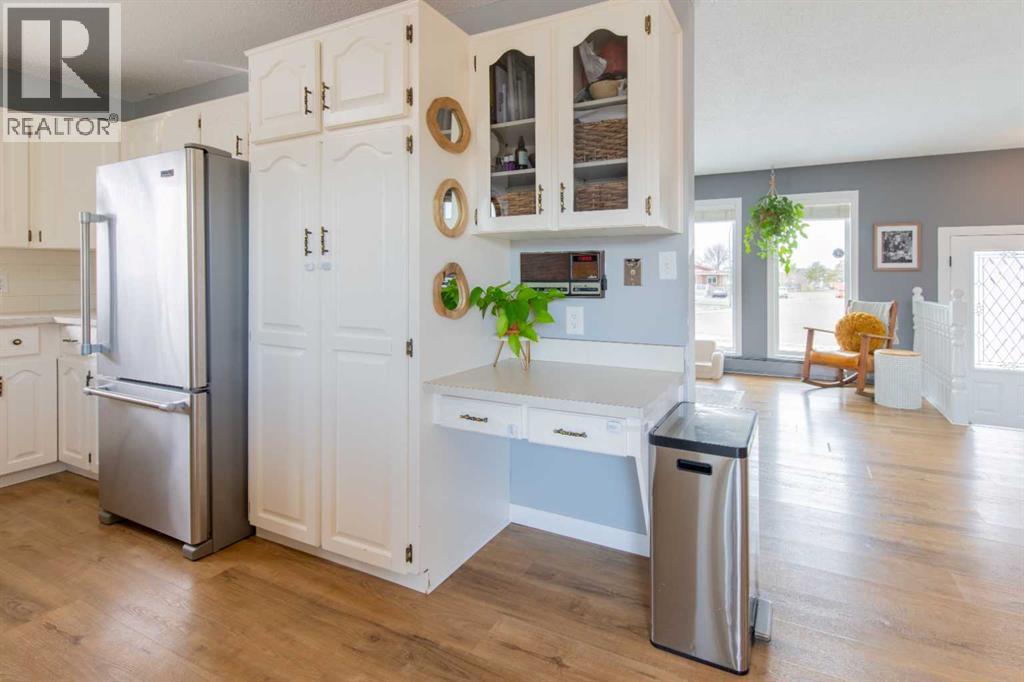 19 Beaverbrook Bay N, Lethbridge, Alberta  T1H 5Z6 - Photo 19 - A2303128