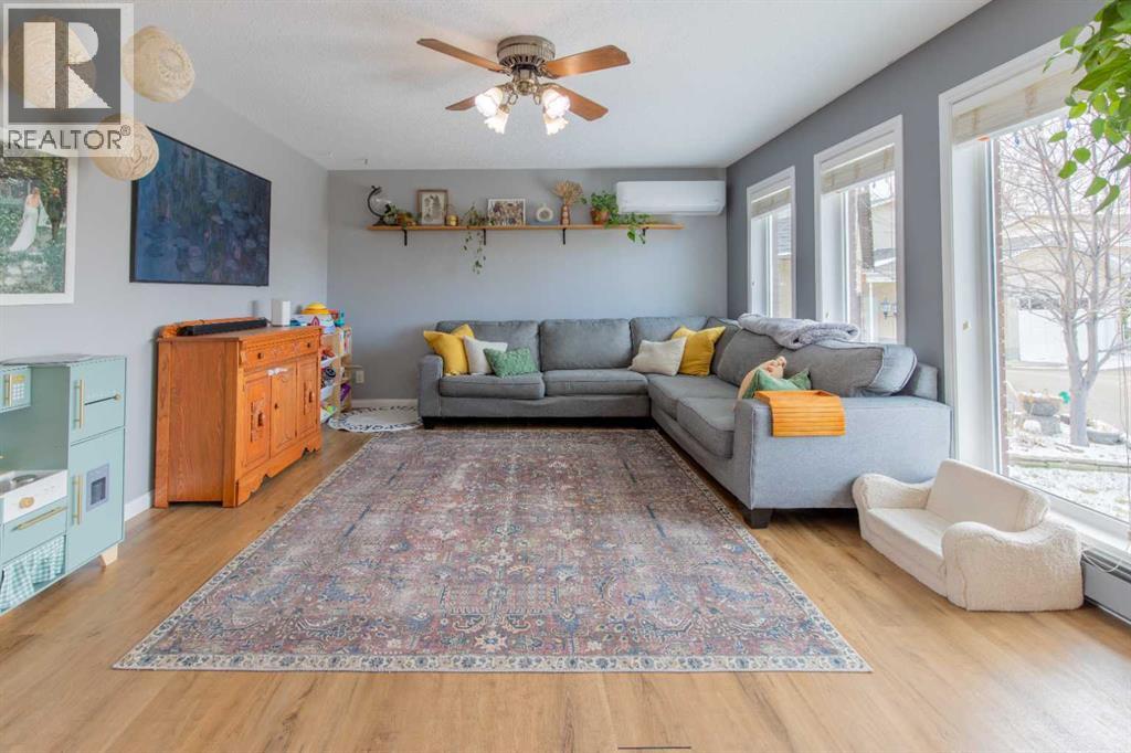 19 Beaverbrook Bay N, Lethbridge, Alberta  T1H 5Z6 - Photo 4 - A2303128