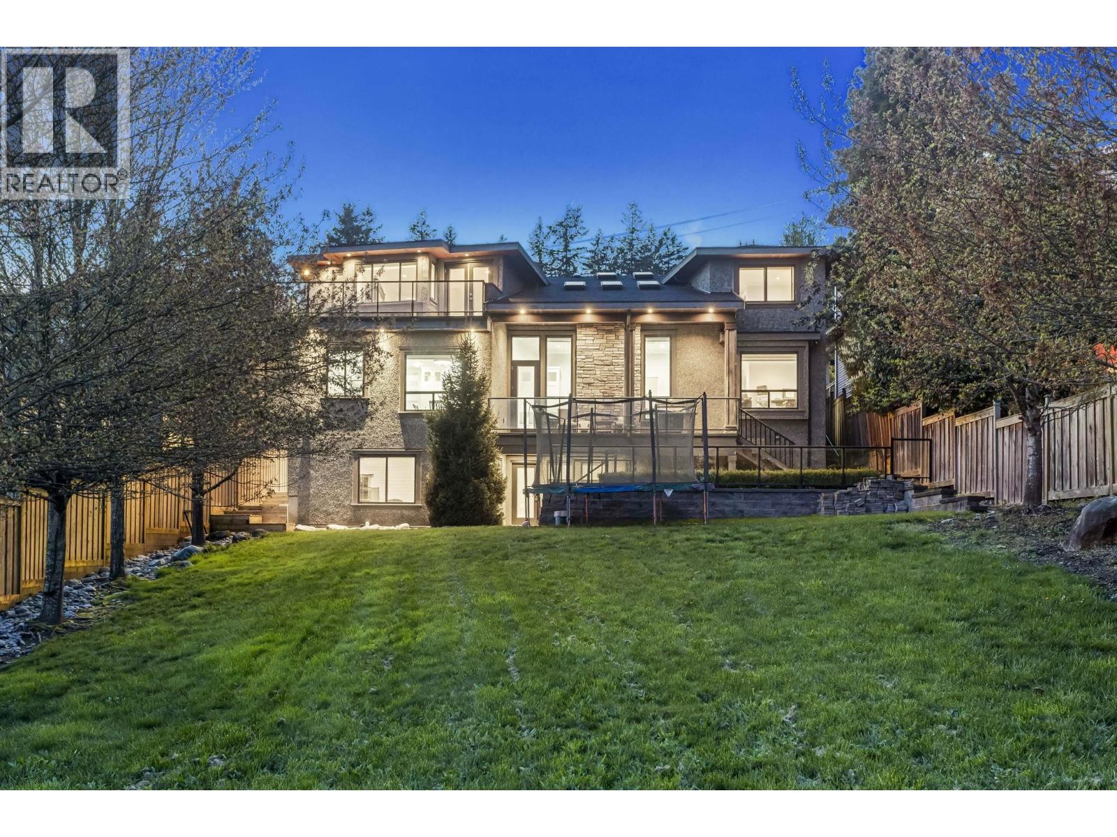 8656 Gilley Avenue, Burnaby, British Columbia  V5J 4Y5 - Photo 4 - R3106453