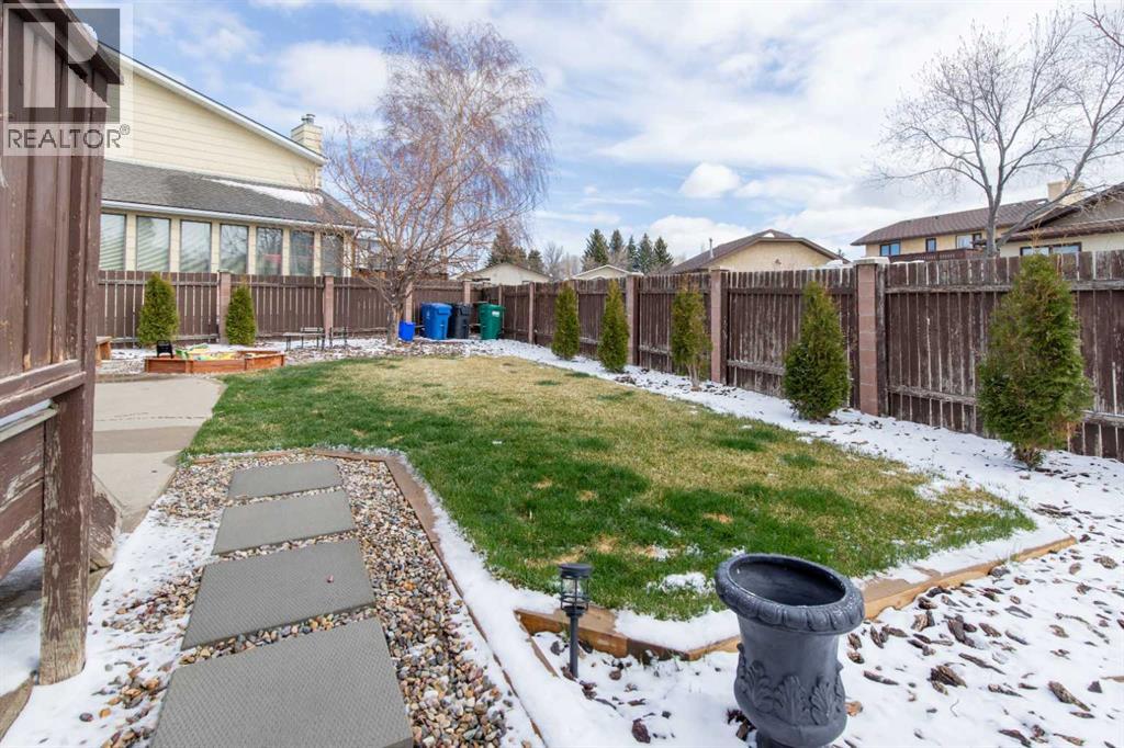 19 Beaverbrook Bay N, Lethbridge, Alberta  T1H 5Z6 - Photo 45 - A2303128