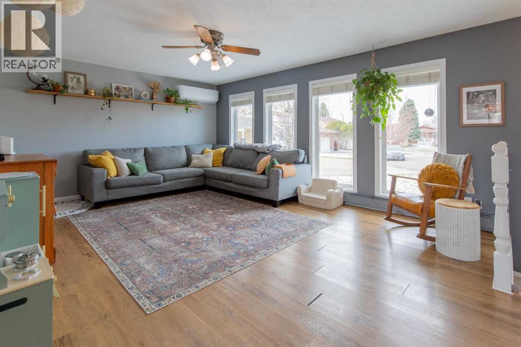 19 Beaverbrook Bay N, Lethbridge, Alberta  T1H 5Z6 - Photo 7 - A2303128