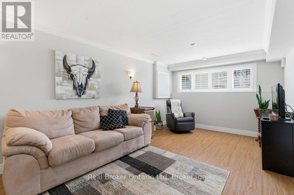 68 Settlers Drive, Kitchener, Ontario  N2E 2L8 - Photo 26 - X13020242