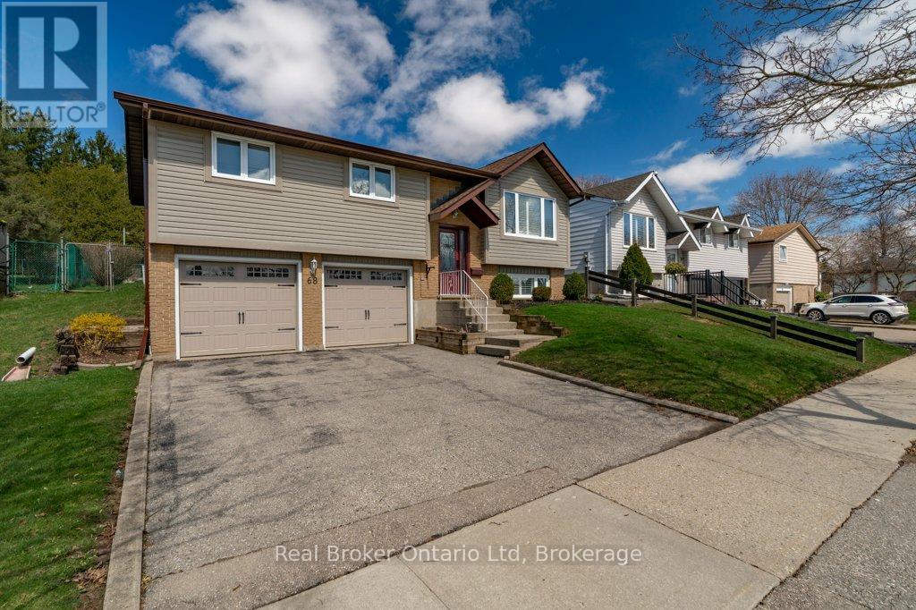 68 Settlers Drive, Kitchener, Ontario  N2E 2L8 - Photo 3 - X13020242