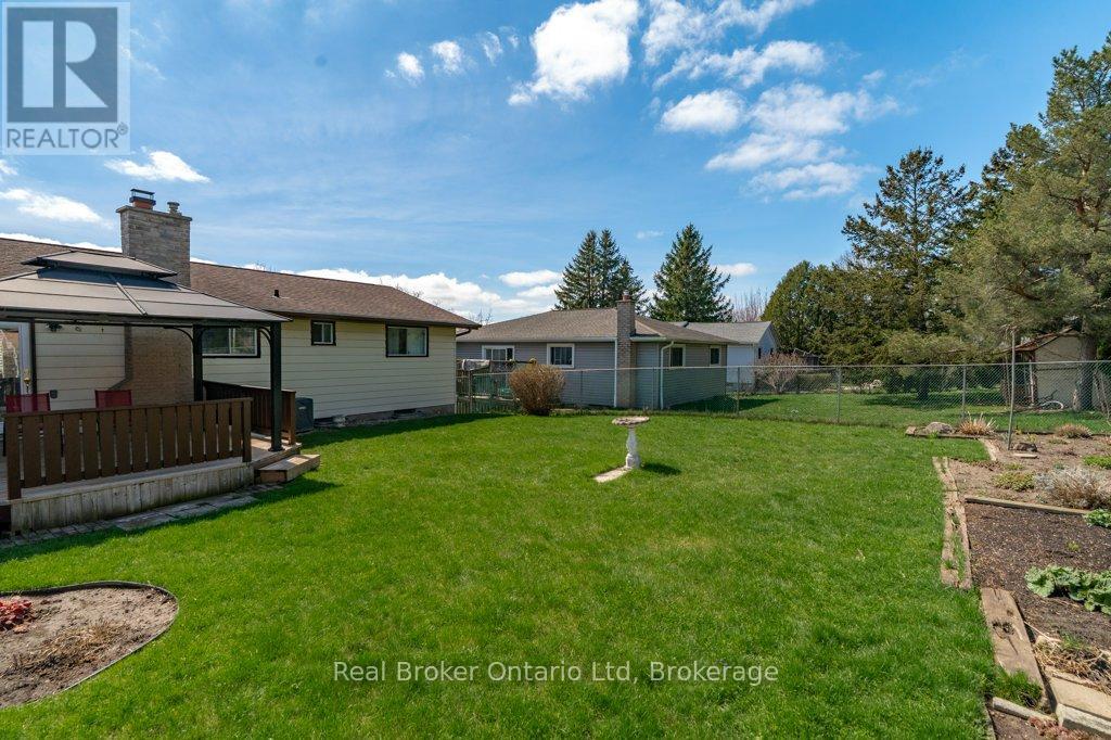 68 Settlers Drive, Kitchener, Ontario  N2E 2L8 - Photo 35 - X13020242