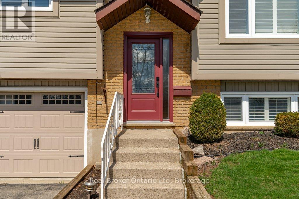 68 Settlers Drive, Kitchener, Ontario  N2E 2L8 - Photo 6 - X13020242