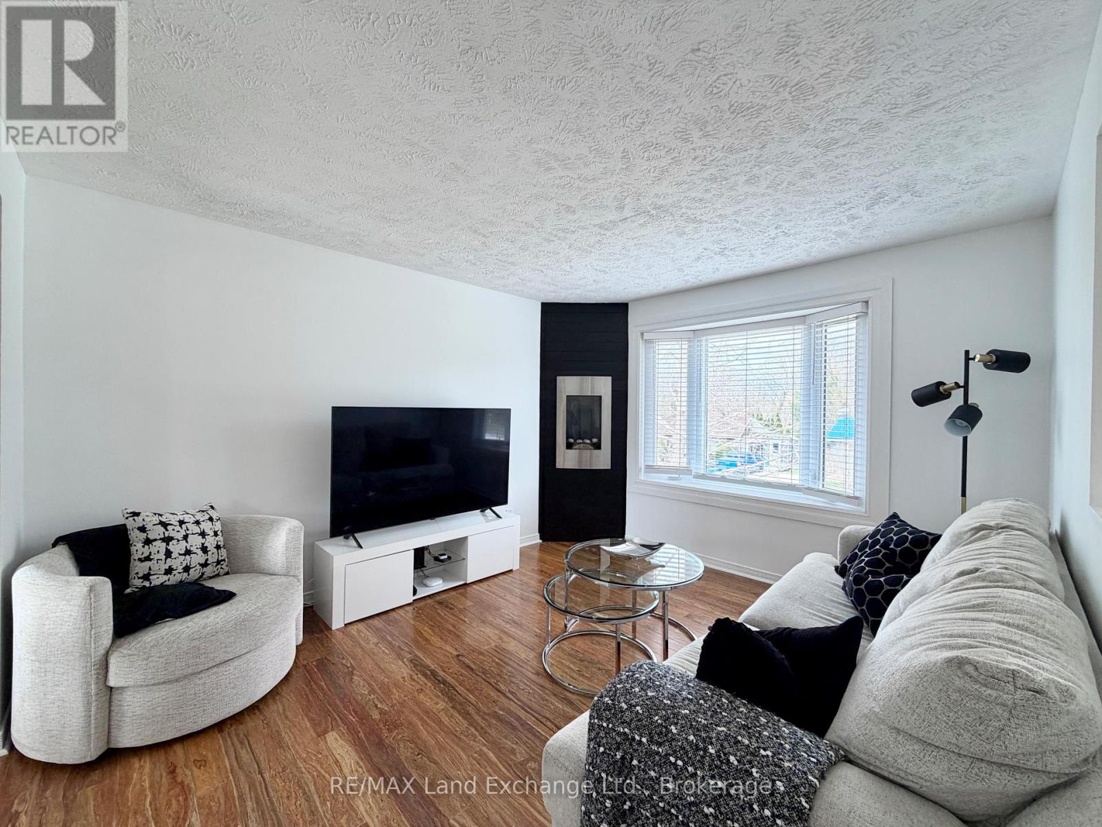 375 Lansdowne Street, Saugeen Shores, Ontario  N0H 2L0 - Photo 3 - X13020264