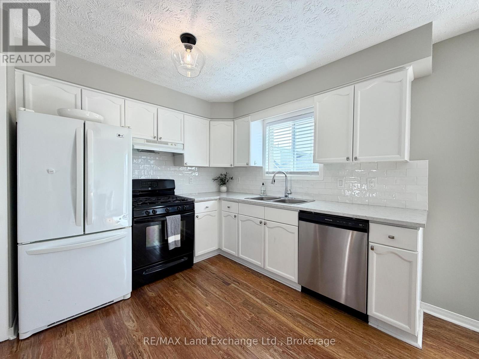 375 Lansdowne Street, Saugeen Shores, Ontario  N0H 2L0 - Photo 5 - X13020264