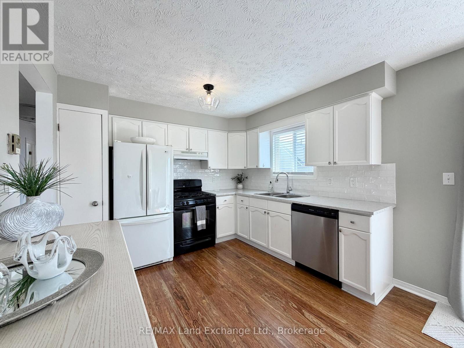 375 Lansdowne Street, Saugeen Shores, Ontario  N0H 2L0 - Photo 6 - X13020264