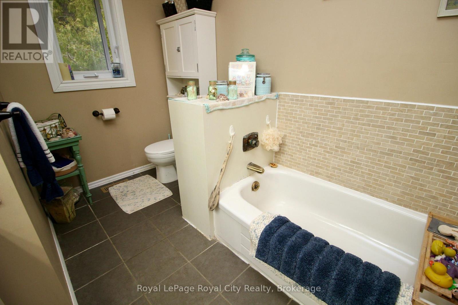 192 Mcarthur Road, Northern Bruce Peninsula, Ontario  N0H 2R0 - Photo 17 - X13020388