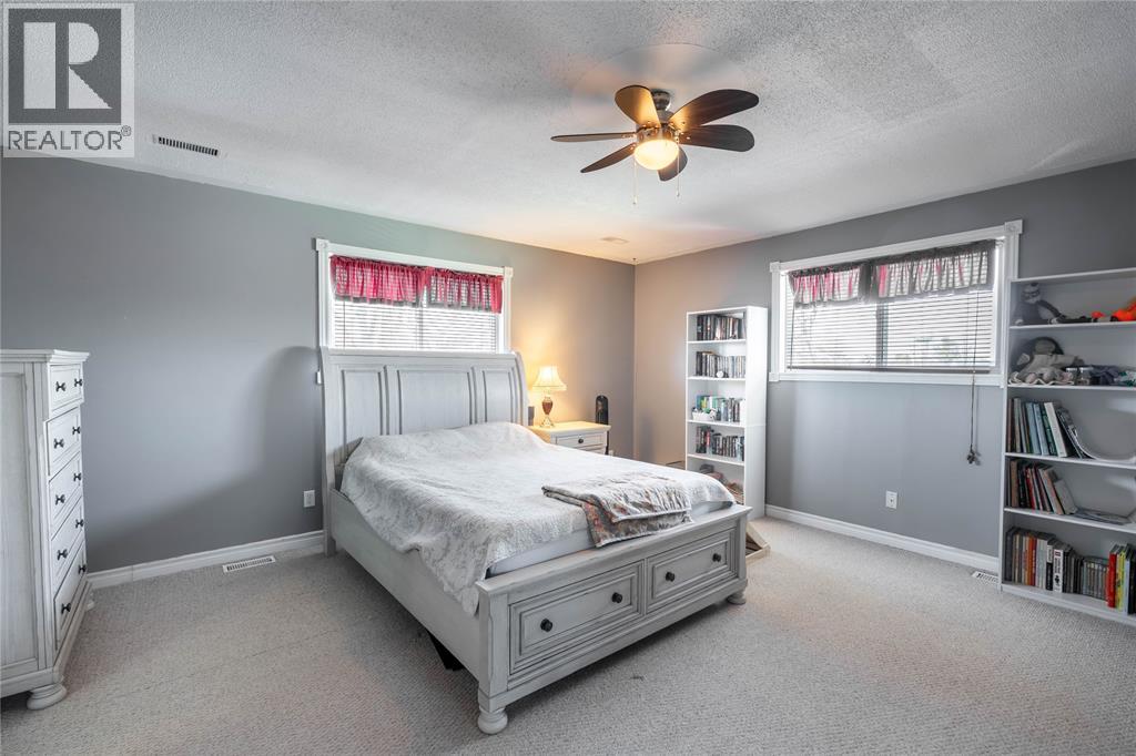 85 Main Street, Wallaceburg, Ontario  N8A 2G7 - Photo 12 - 26004619