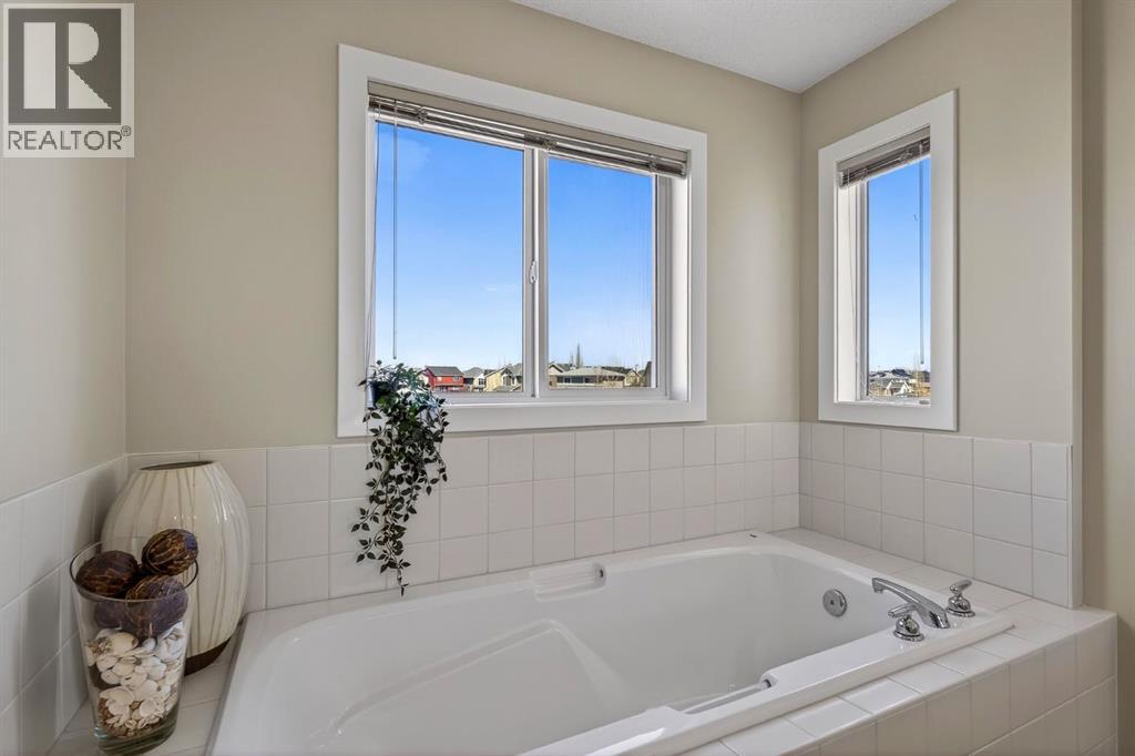 212 Sagewood Landing SW, Airdrie, Alberta  T4B 3N5 - Photo 25 - A2297597