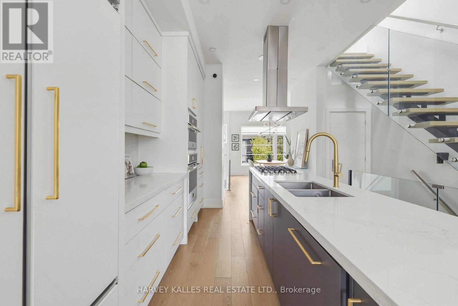 599 Soudan Avenue, Toronto, Ontario  M4S 1X1 - Photo 10 - C13020224