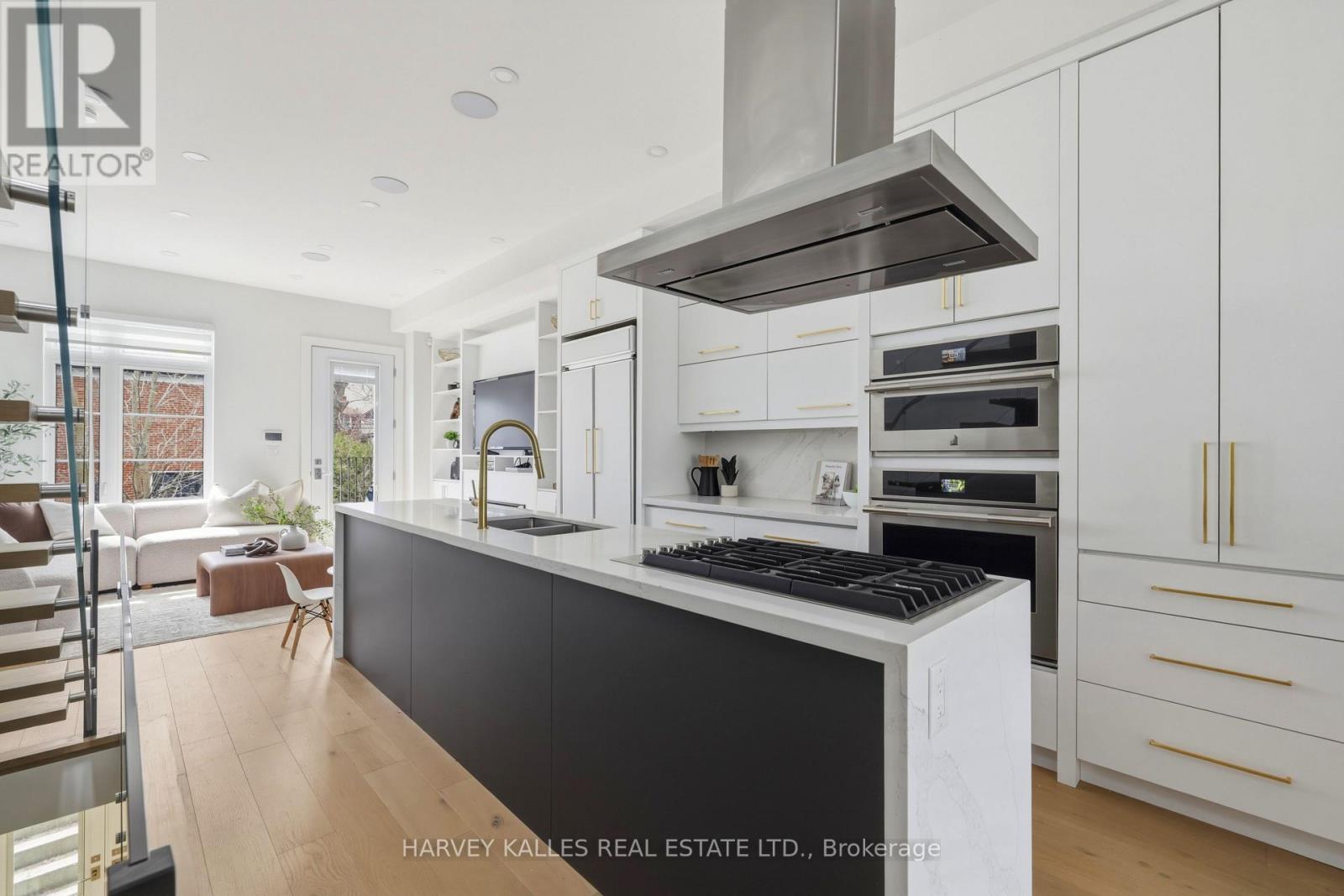 599 Soudan Avenue, Toronto, Ontario  M4S 1X1 - Photo 13 - C13020224