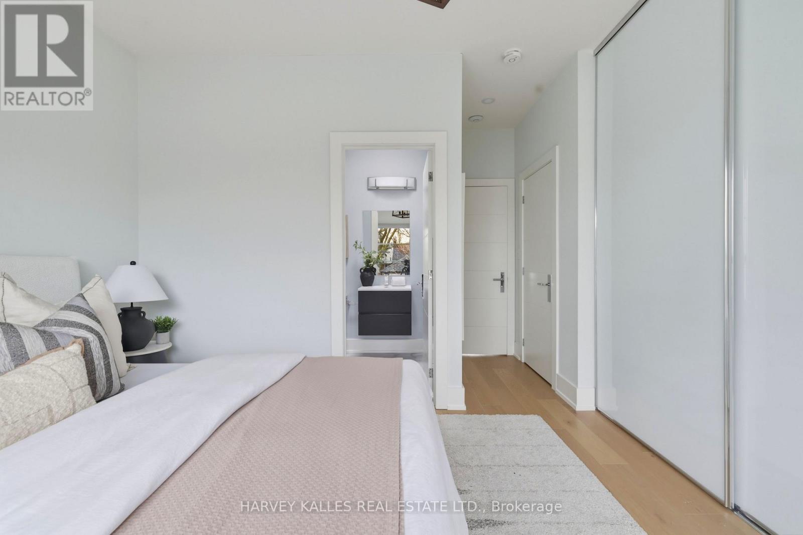 599 Soudan Avenue, Toronto, Ontario  M4S 1X1 - Photo 29 - C13020224