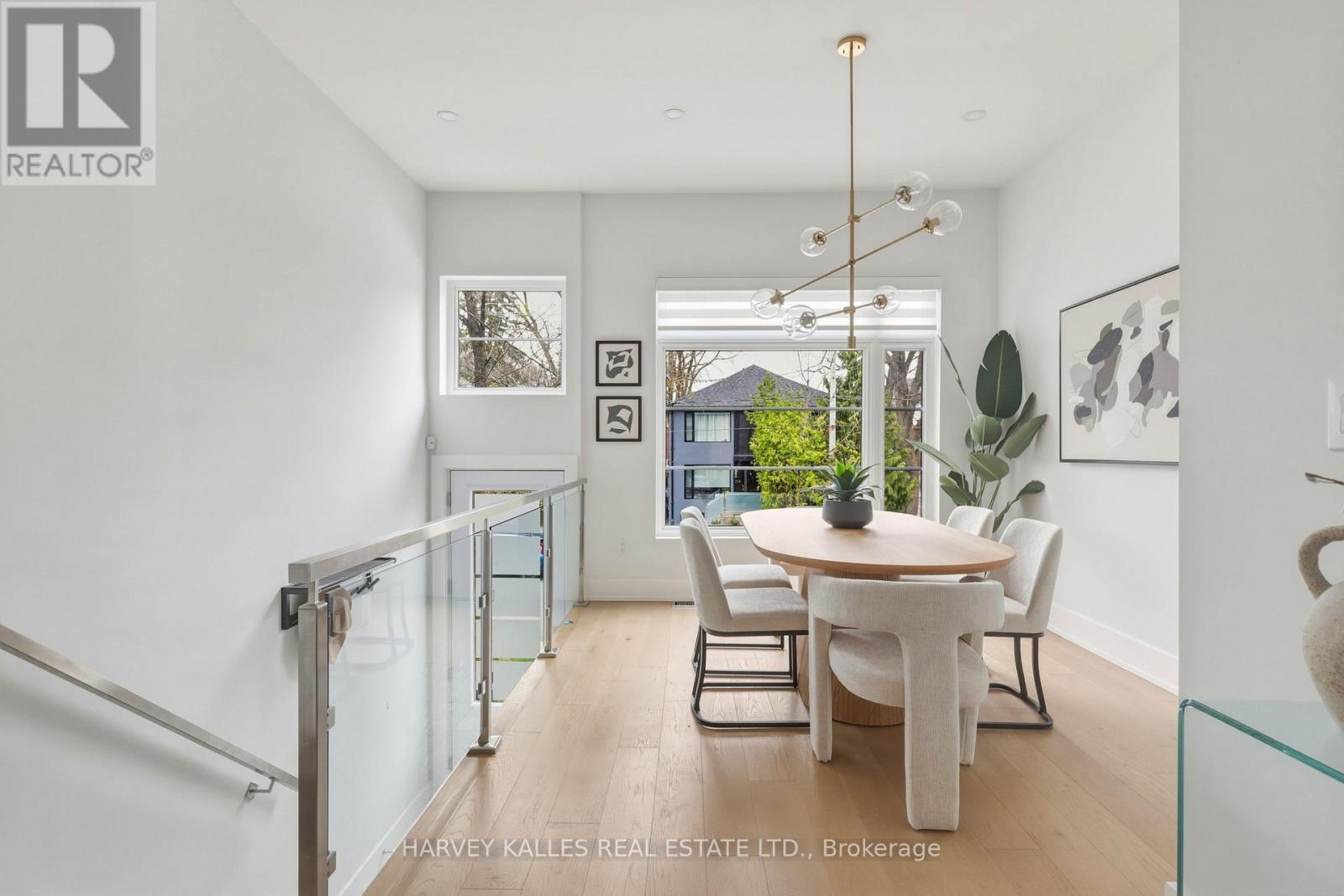 599 Soudan Avenue, Toronto, Ontario  M4S 1X1 - Photo 4 - C13020224