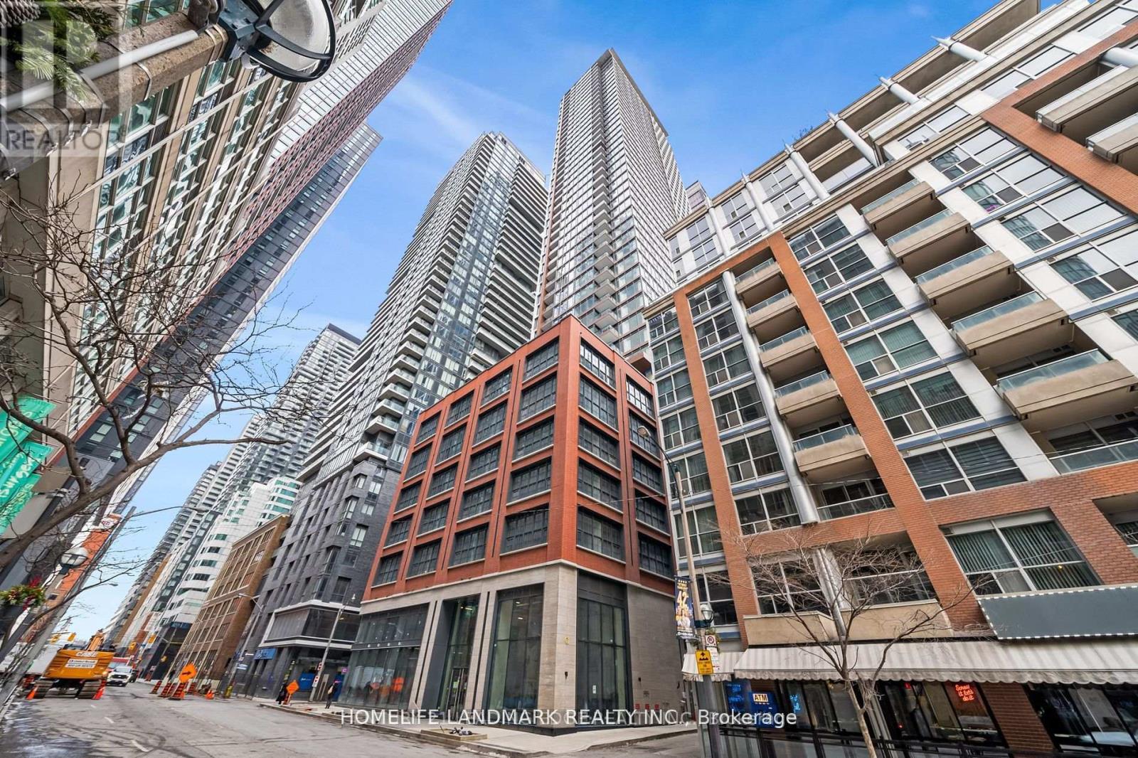 2010 - 55 MERCER STREET, Toronto, Ontario