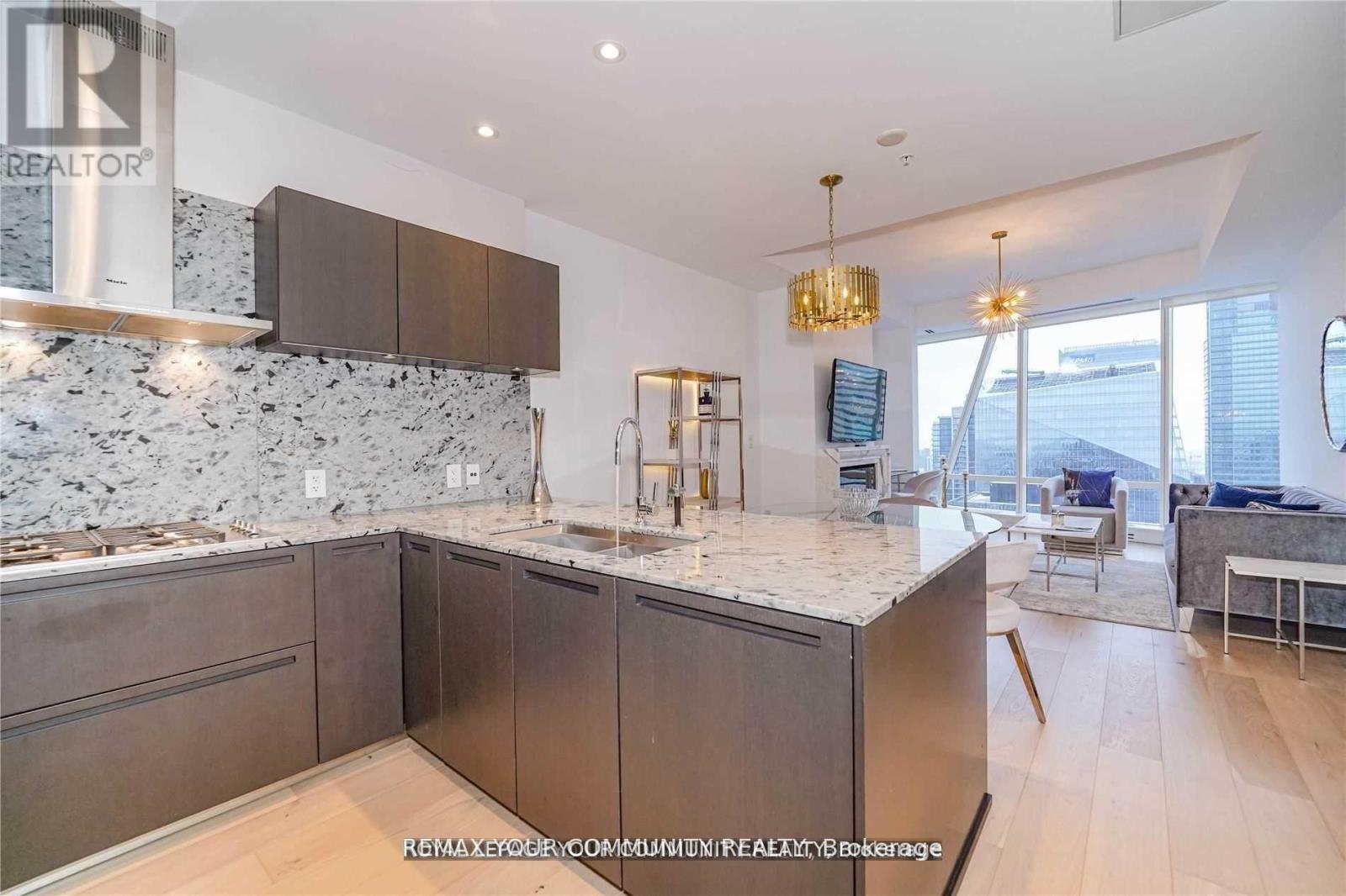 5207 - 180 University Avenue, Toronto, Ontario  M5H 0A2 - Photo 5 - C13020472