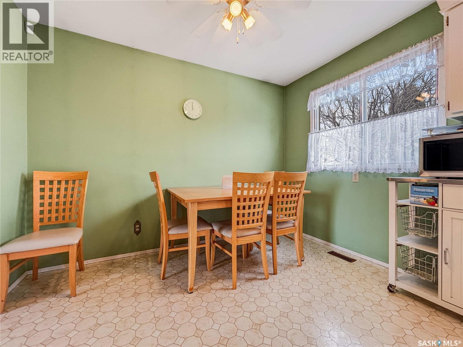 3946 Diefenbaker Drive, Saskatoon, Saskatchewan  S7L 6C6 - Photo 14 - SK033414