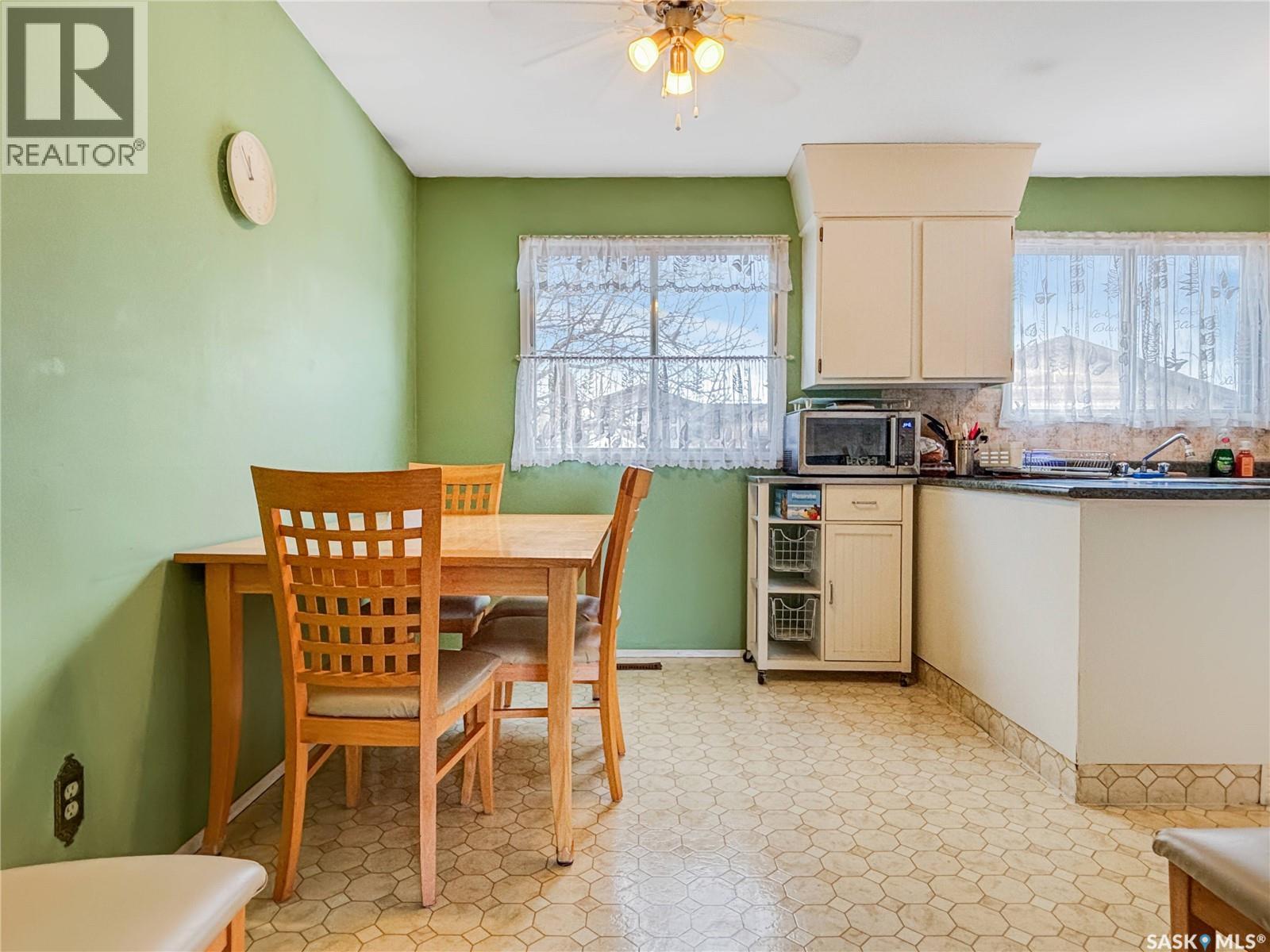 3946 Diefenbaker Drive, Saskatoon, Saskatchewan  S7L 6C6 - Photo 4 - SK033414