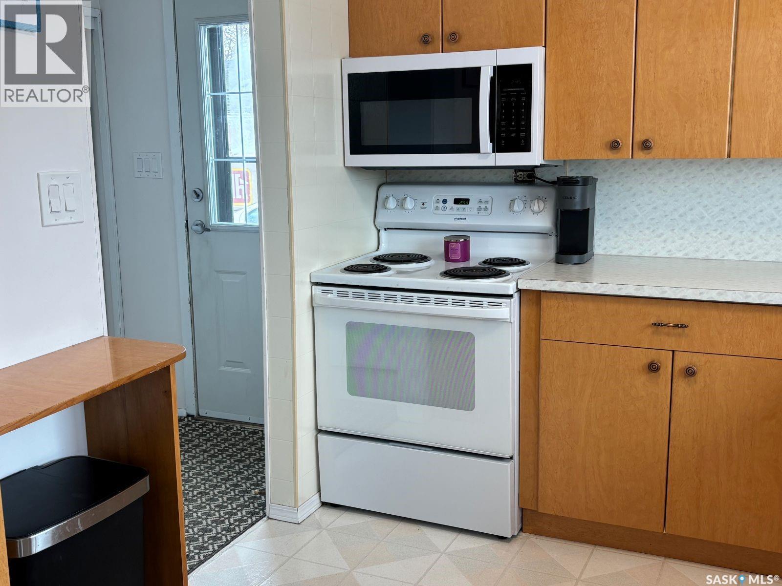 18 Waterloo Road, Yorkton, Saskatchewan  S3N 3E8 - Photo 10 - SK033404