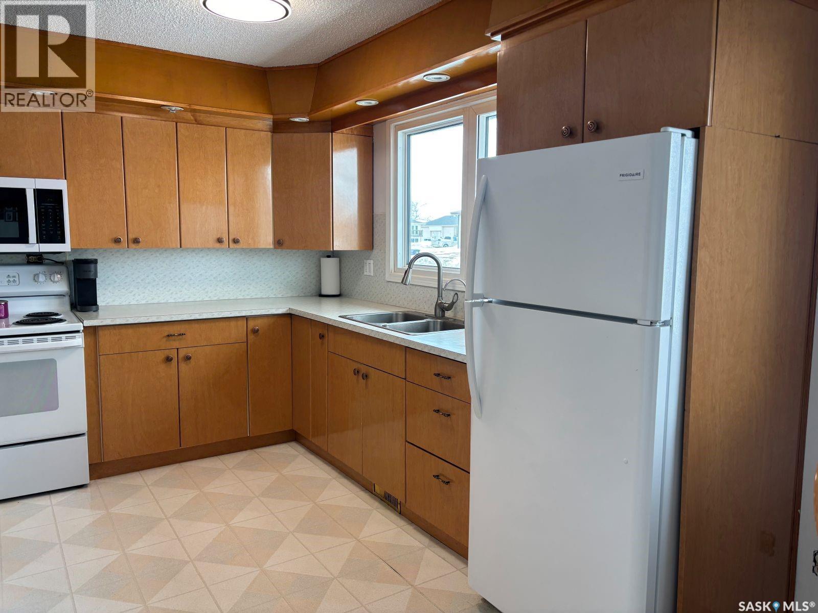 18 Waterloo Road, Yorkton, Saskatchewan  S3N 3E8 - Photo 9 - SK033404