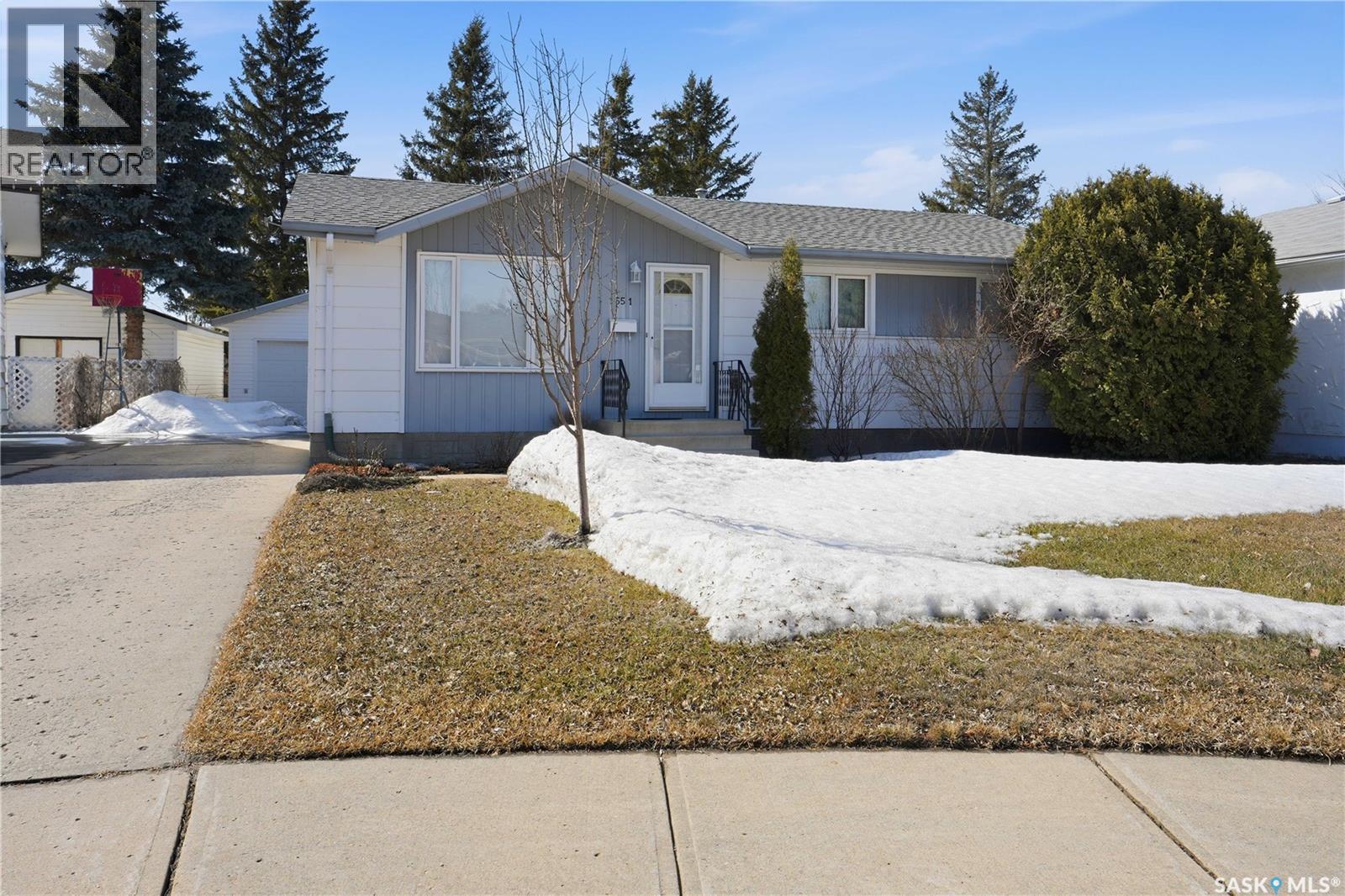 1551 Mackenzie King CRESCENT, North Battleford, Saskatchewan