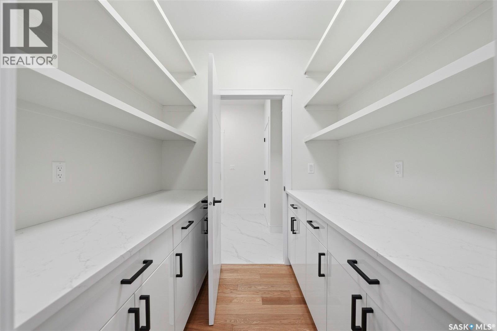 335 Sharma Crescent, Saskatoon, Saskatchewan  S7W 1J1 - Photo 11 - SK033349