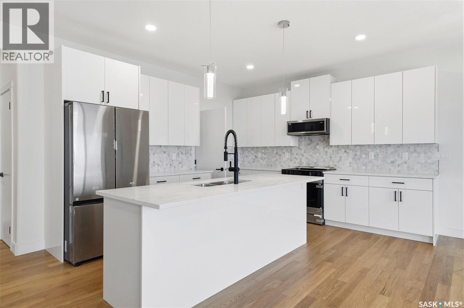 335 Sharma Crescent, Saskatoon, Saskatchewan  S7W 1J1 - Photo 6 - SK033349