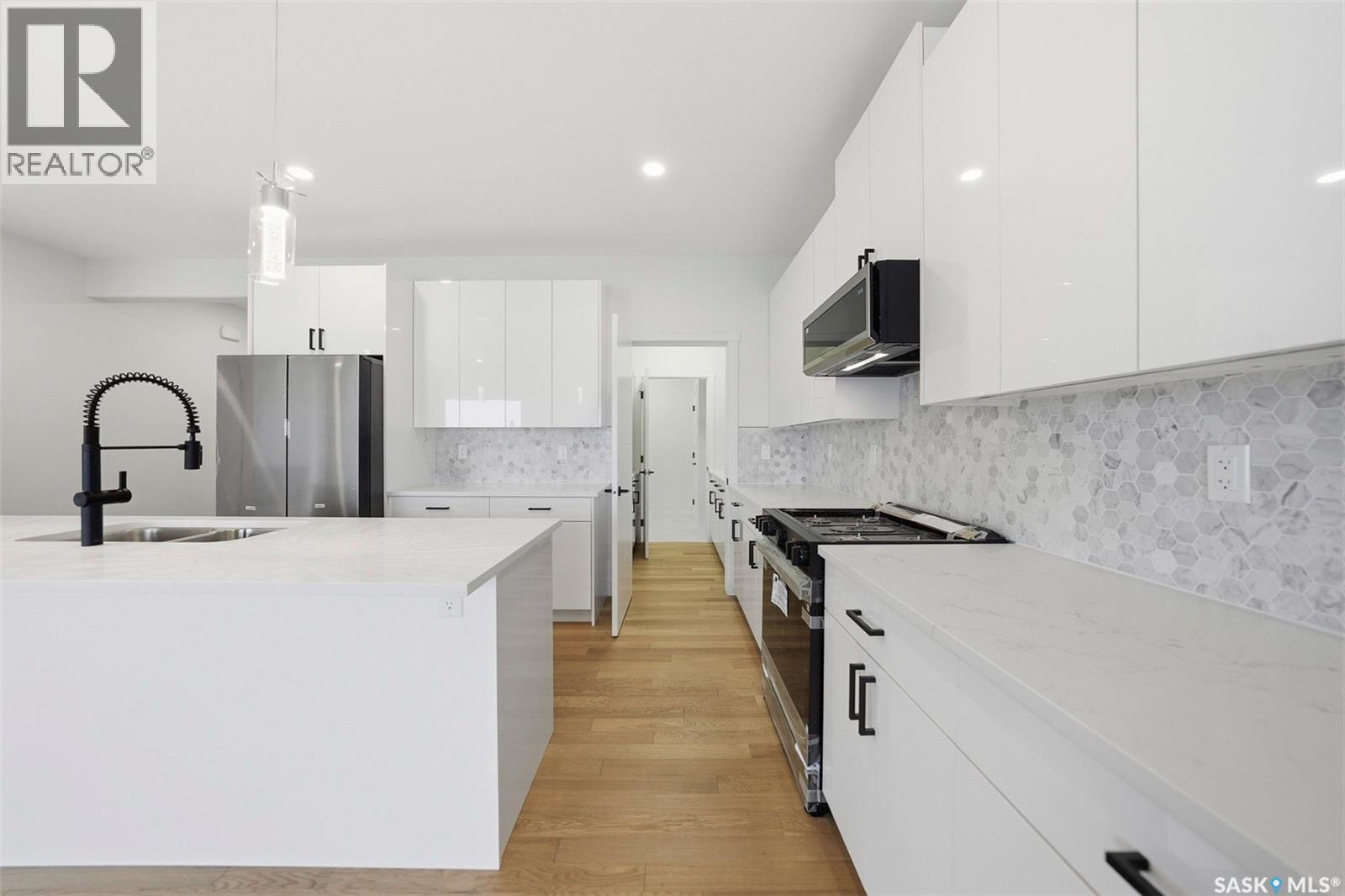 335 Sharma Crescent, Saskatoon, Saskatchewan  S7W 1J1 - Photo 8 - SK033349