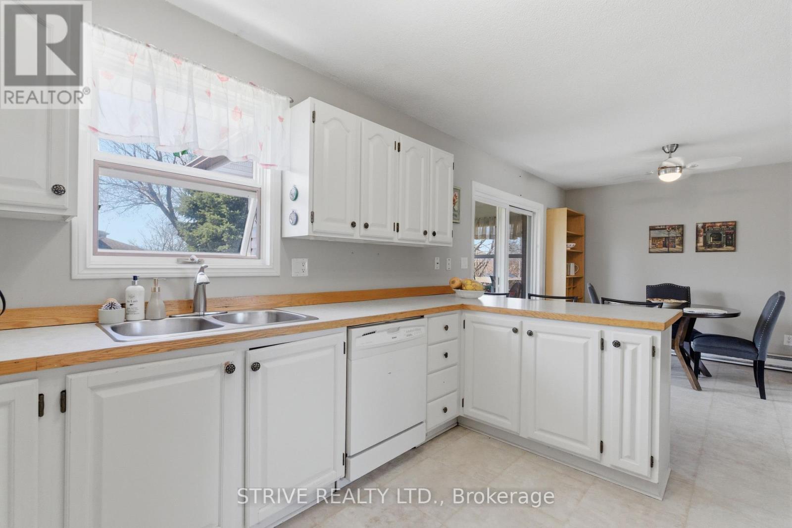 524 Lisbon Court, Oshawa, Ontario  L1J 6R3 - Photo 15 - E13020204