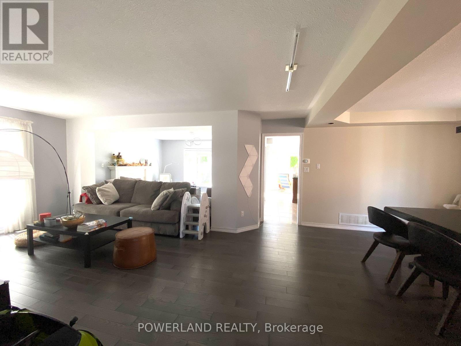 107 Quince Crescent, Markham, Ontario  L3S 3T7 - Photo 12 - N12935774