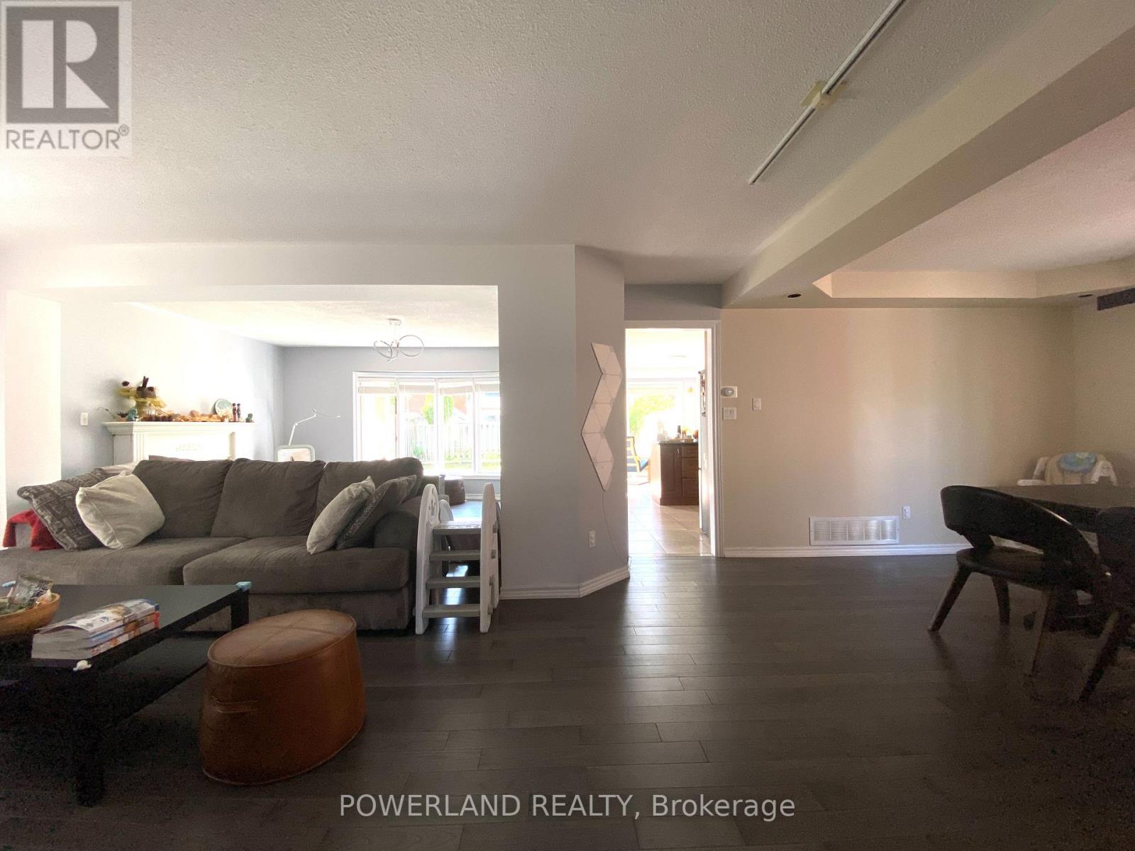 107 Quince Crescent, Markham, Ontario  L3S 3T7 - Photo 13 - N12935774