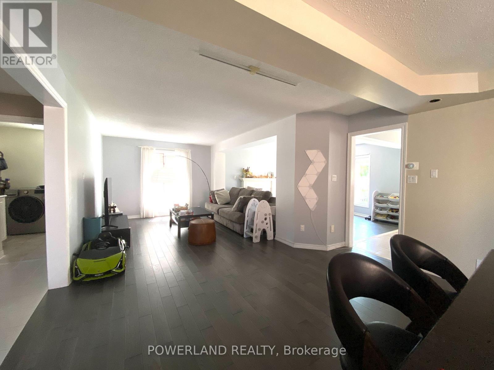 107 Quince Crescent, Markham, Ontario  L3S 3T7 - Photo 10 - N12935774