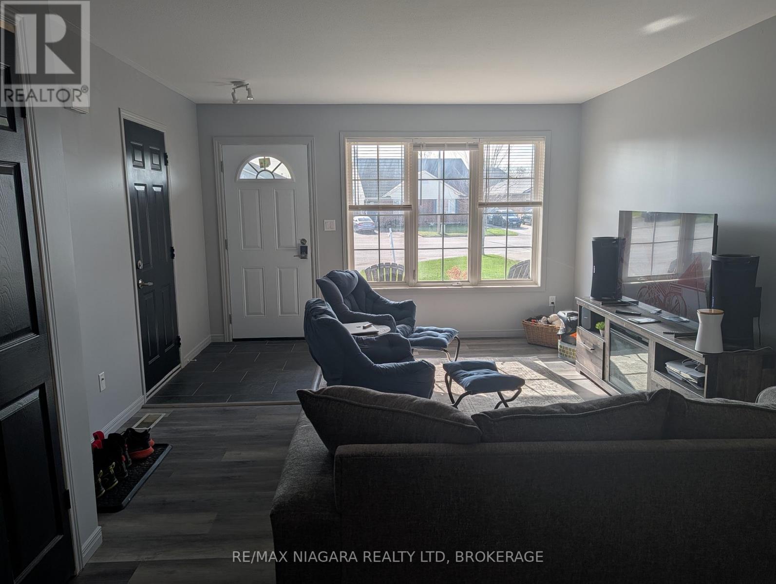 7701 Cortina Crescent, Niagara Falls, Ontario  L2H 3B4 - Photo 7 - X12940370