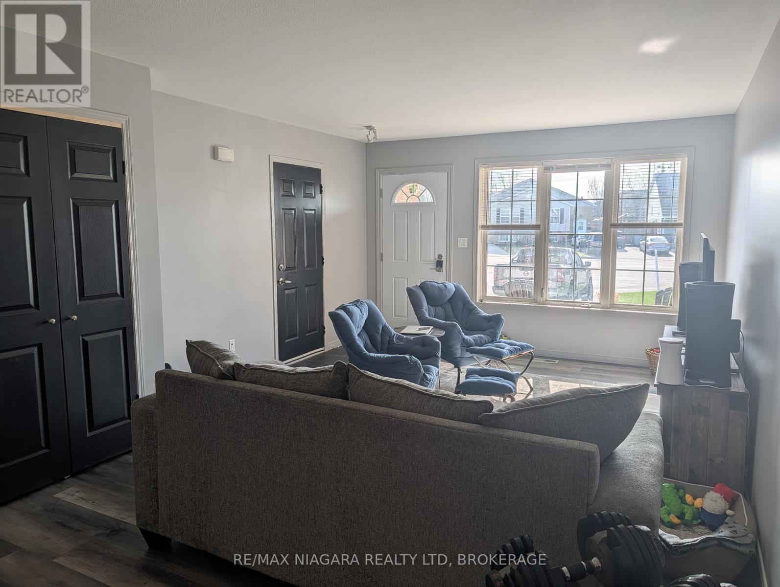 7701 Cortina Crescent, Niagara Falls, Ontario  L2H 3B4 - Photo 8 - X12940370