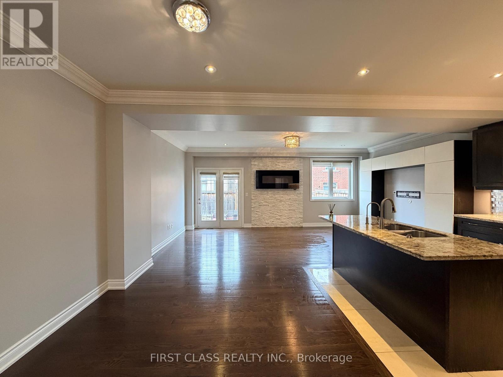 70 Livante Court, Markham, Ontario  L6C 1J5 - Photo 6 - N13020330