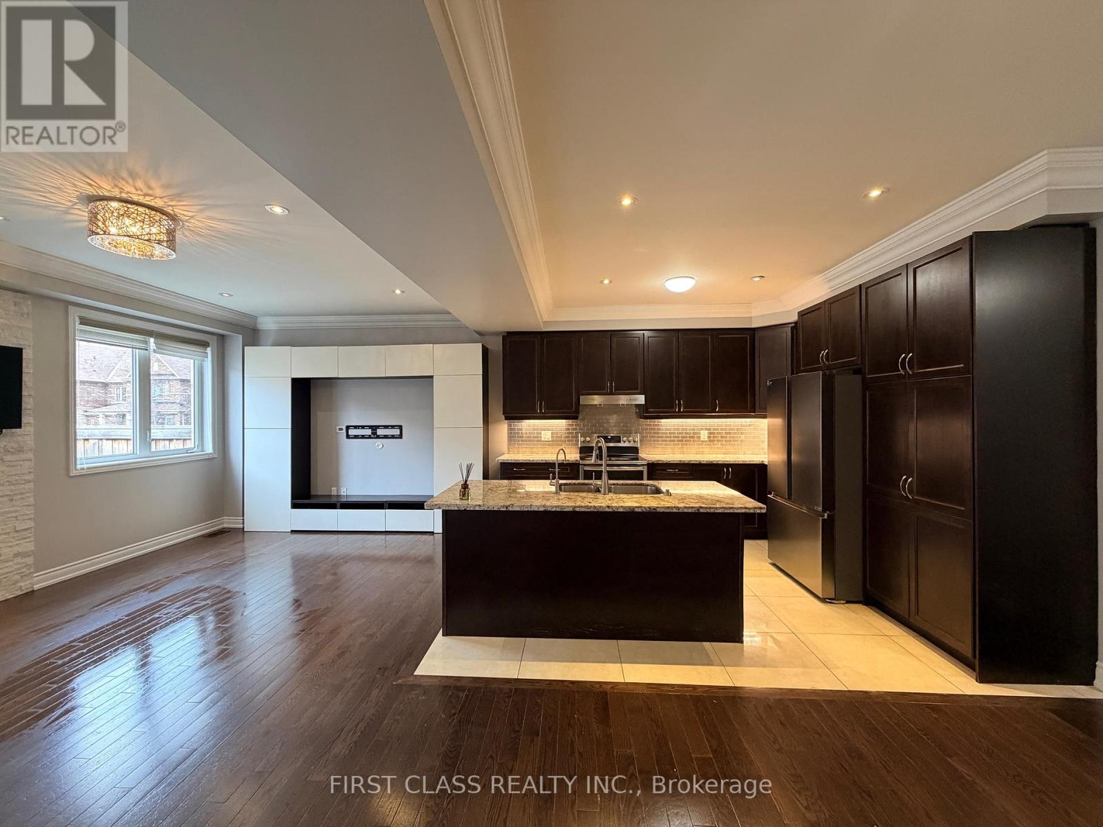 70 Livante Court, Markham, Ontario  L6C 1J5 - Photo 7 - N13020330