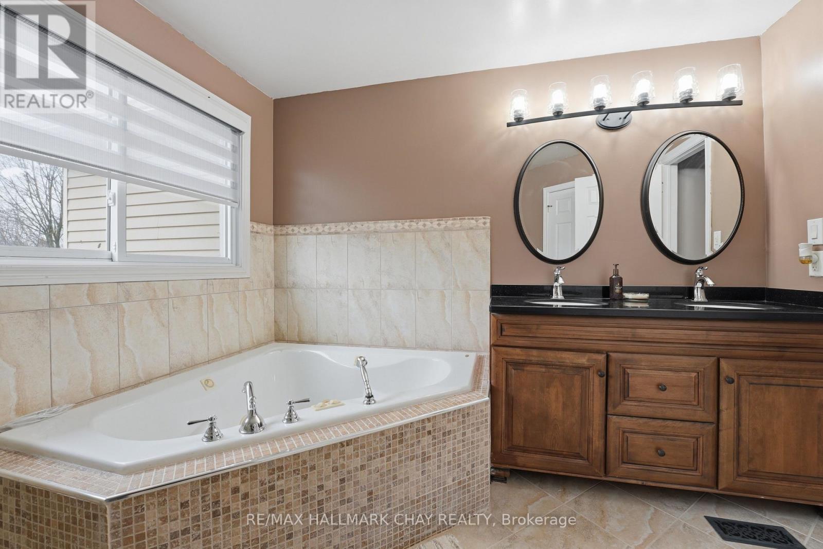 120 Herrell Avenue, Barrie (Painswick North), Ontario  L4N 6V1 - Photo 22 - S13020328