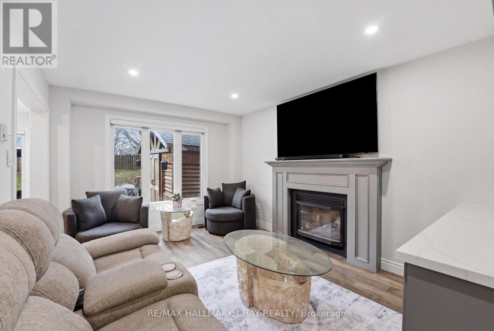 120 Herrell Avenue, Barrie (Painswick North), Ontario  L4N 6V1 - Photo 5 - S13020328