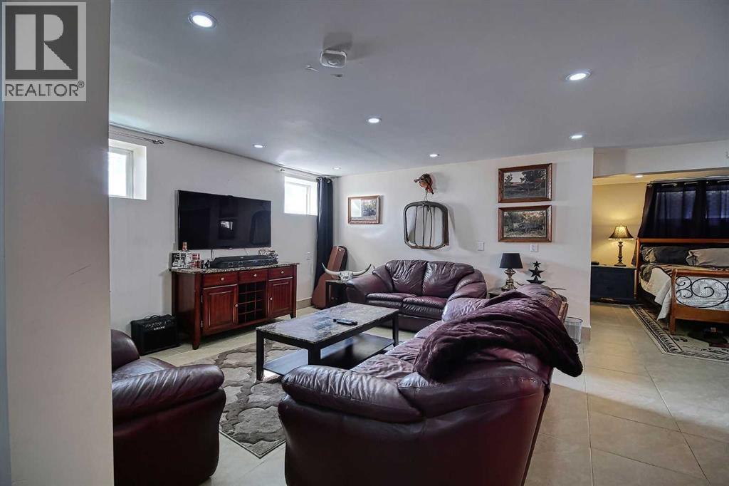 409 9 Street, Beiseker, Alberta  T0M 0G0 - Photo 35 - A2255852