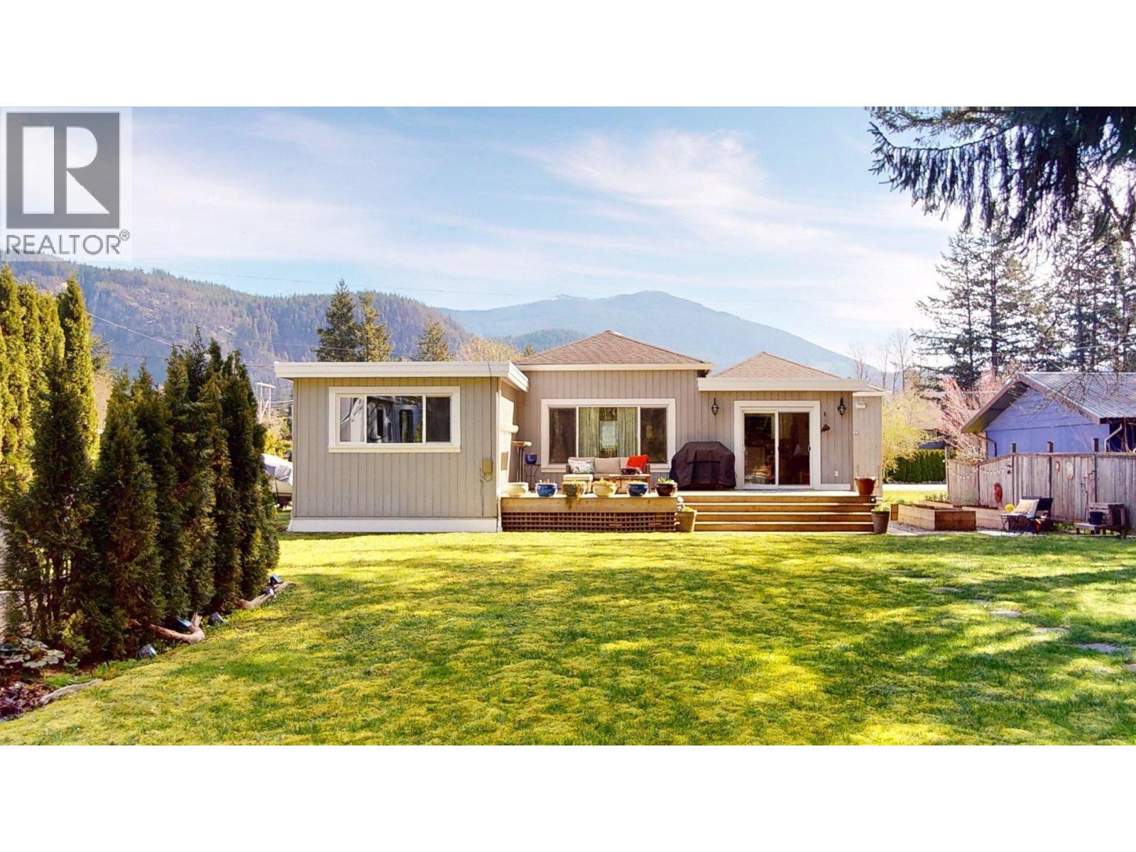 1110 Laramee Road, Squamish, British Columbia  V0N 1H0 - Photo 23 - R3110429