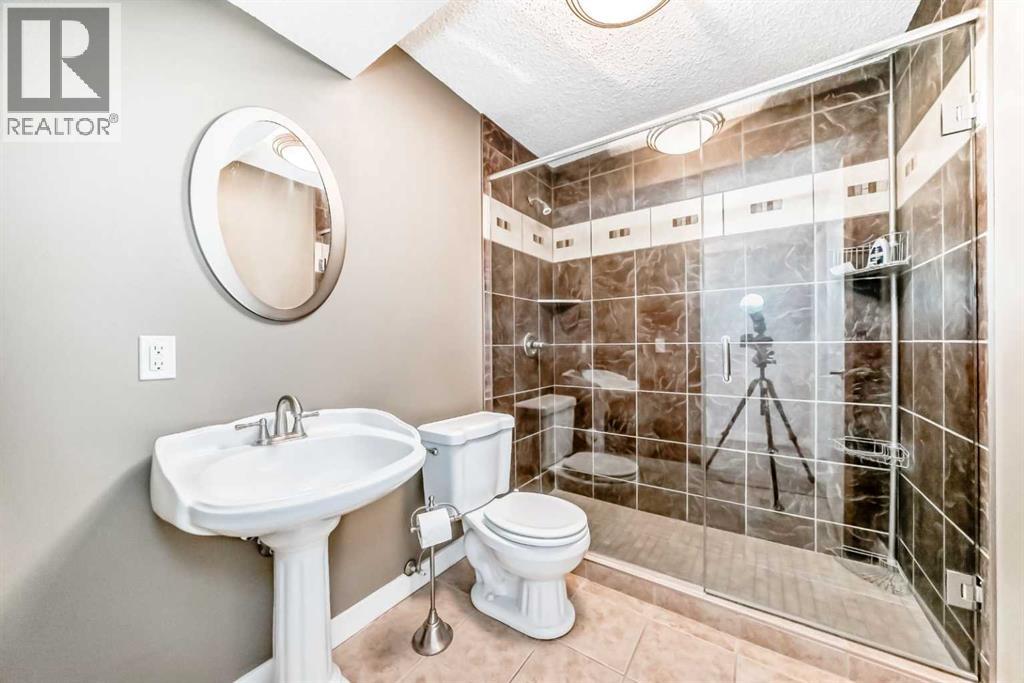 1396 Shawnee Road SW, Calgary, Alberta  T2Y 2H1 - Photo 41 - A2271876