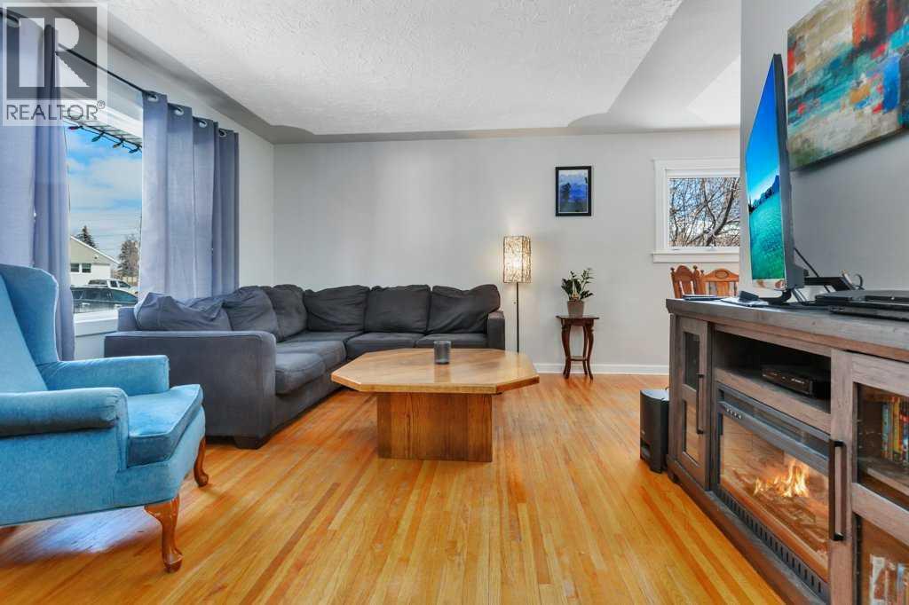 3601 41 Avenue, Red Deer, Alberta  T4N 2X7 - Photo 4 - A2297011