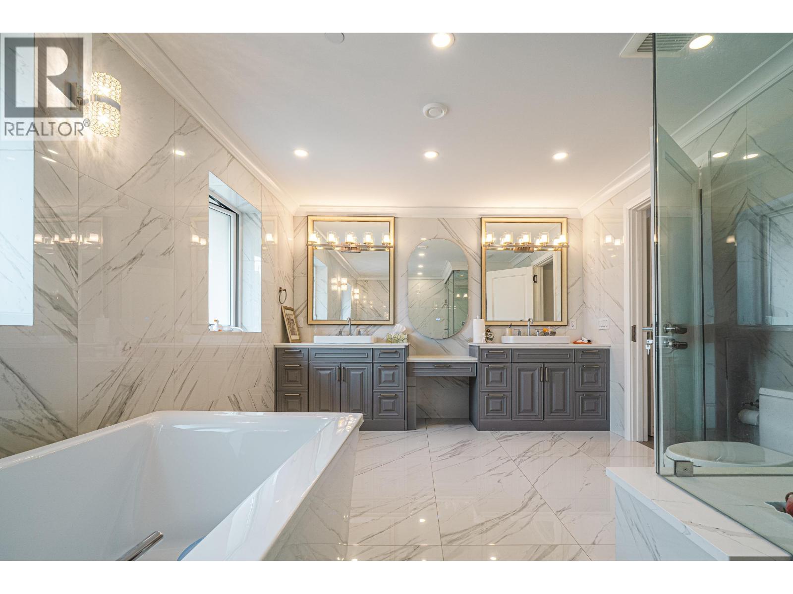 1048 Handsworth Road, North Vancouver, British Columbia  V7R 2A6 - Photo 37 - R3092740