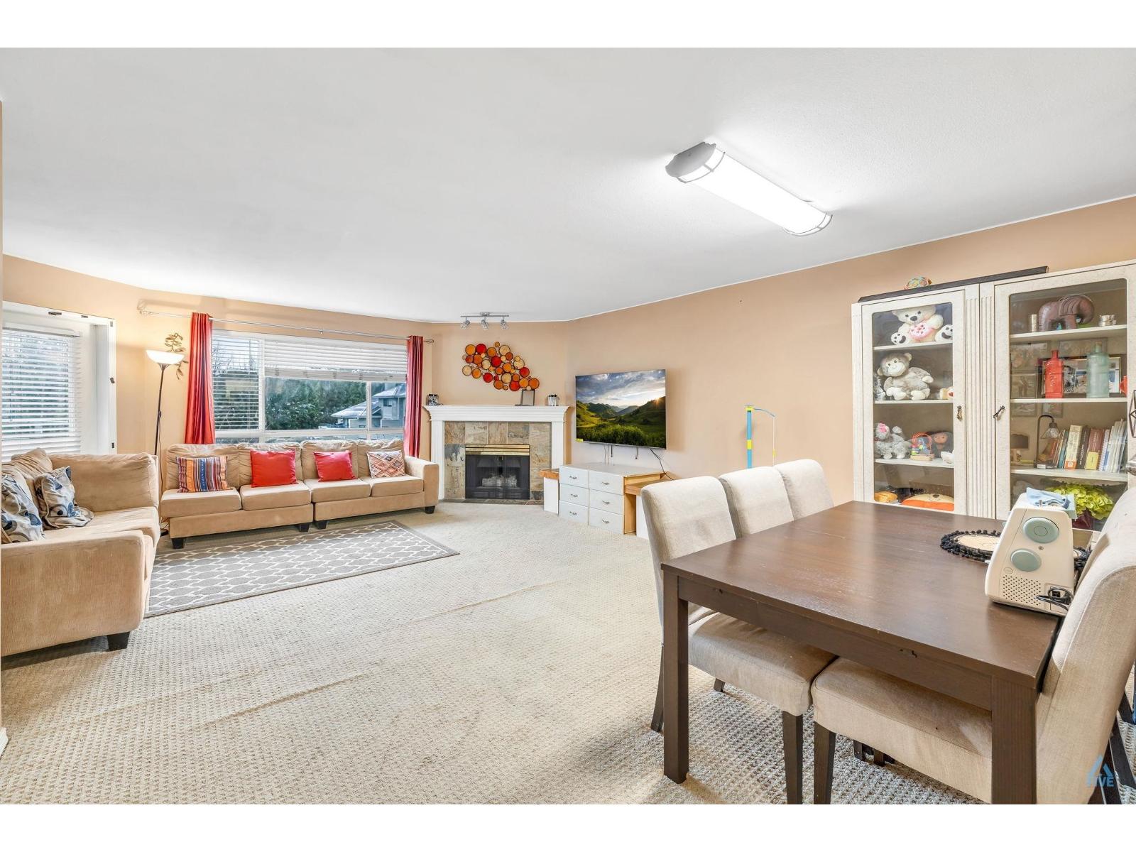 307 13680 84 Avenue, Surrey, British Columbia  V3W 0T6 - Photo 2 - R3111632